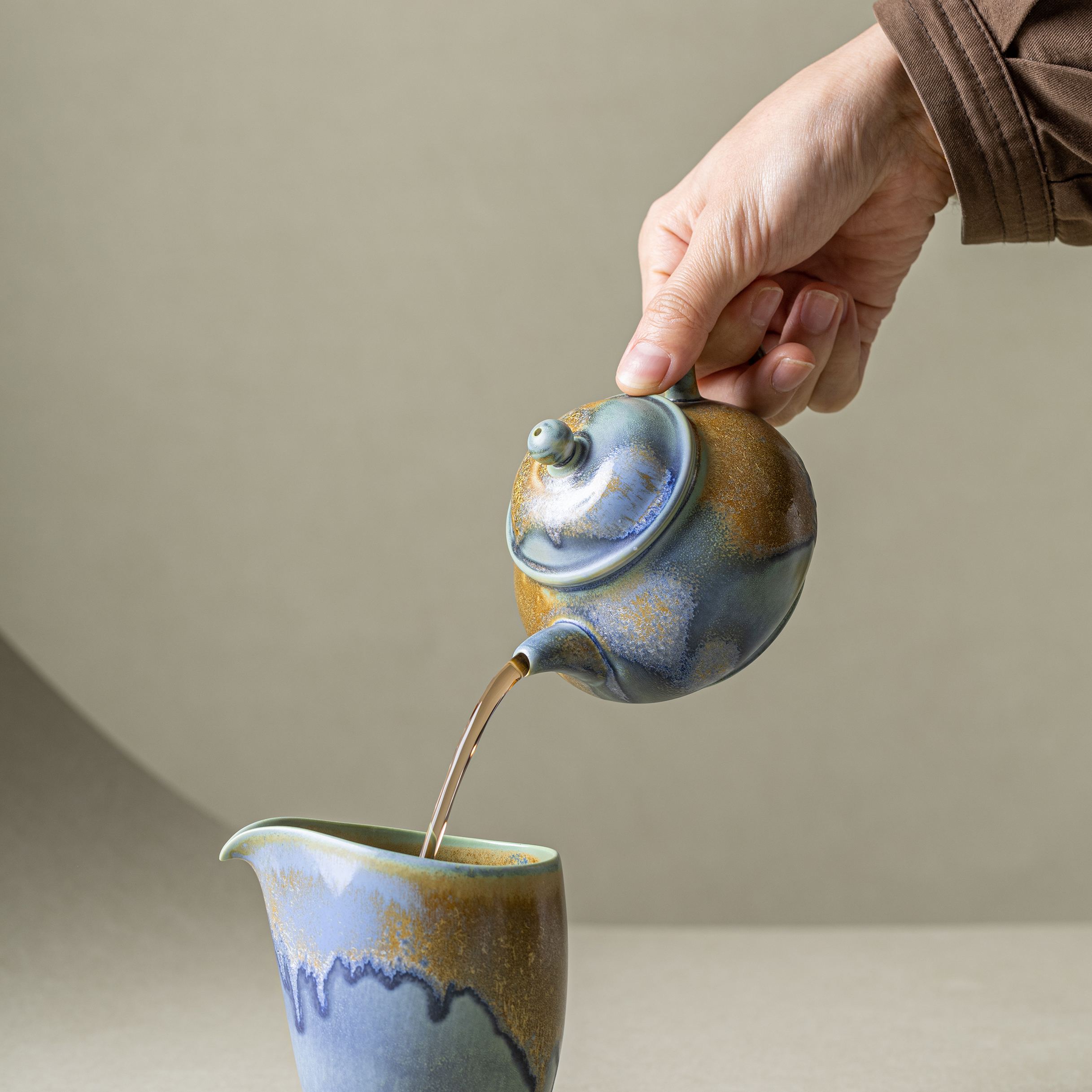 Thousand Miles of Rivers and Mountains/千里江山(Qian Li Jiang Shan) - Crystalline Glaze Duoqiu(掇球) Teapot-TeaTsy Official Website
