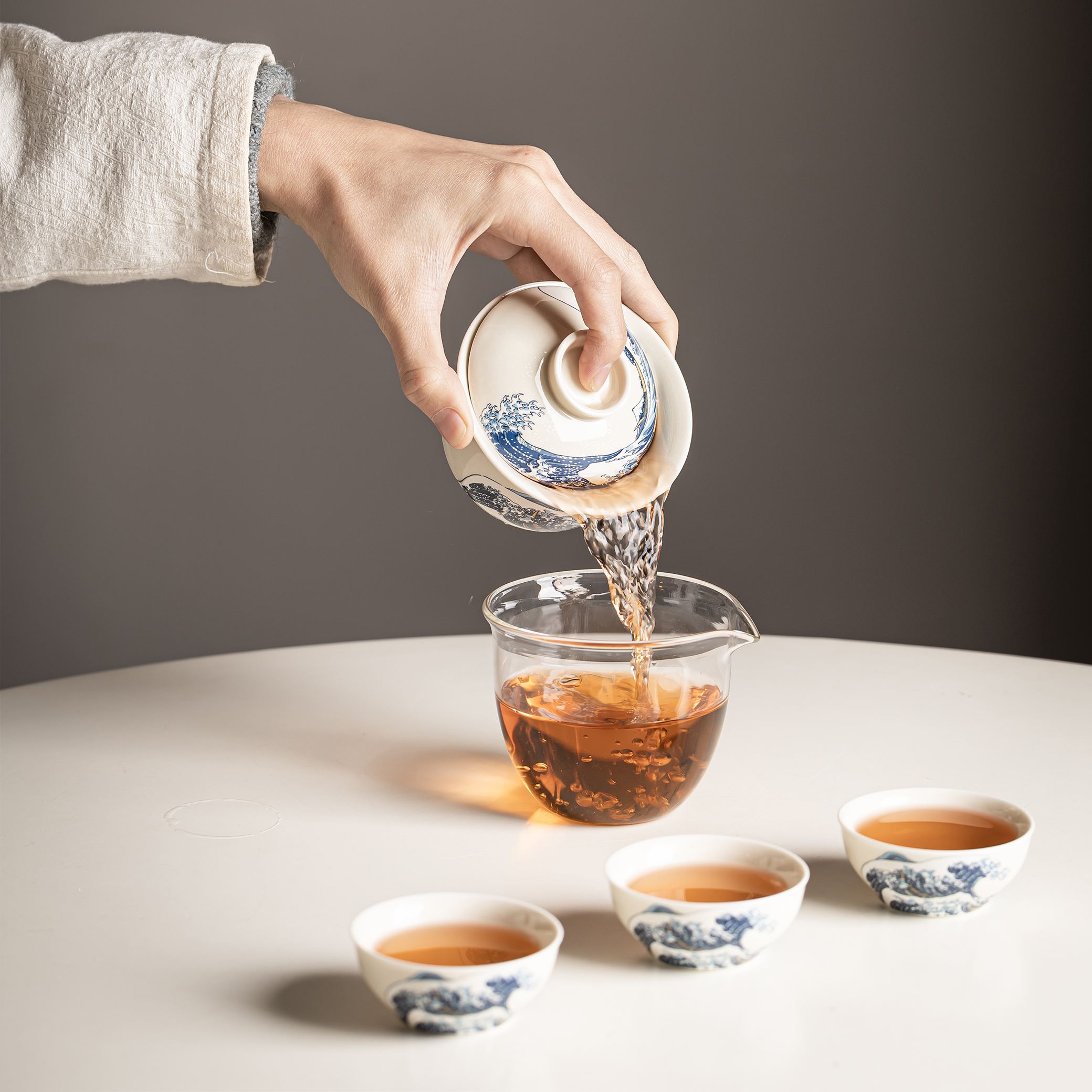 “Great Wave off Kanagawa” Portable Tea Set – Gaiwan with Cups | Travel Gongfu Tea Set with Case