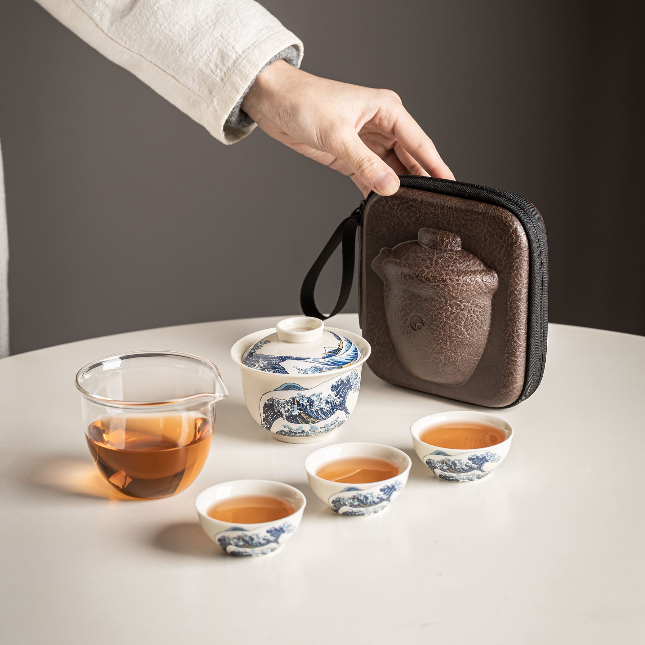 “Great Wave off Kanagawa” Portable Tea Set – Gaiwan with Cups | Travel Gongfu Tea Set with Case