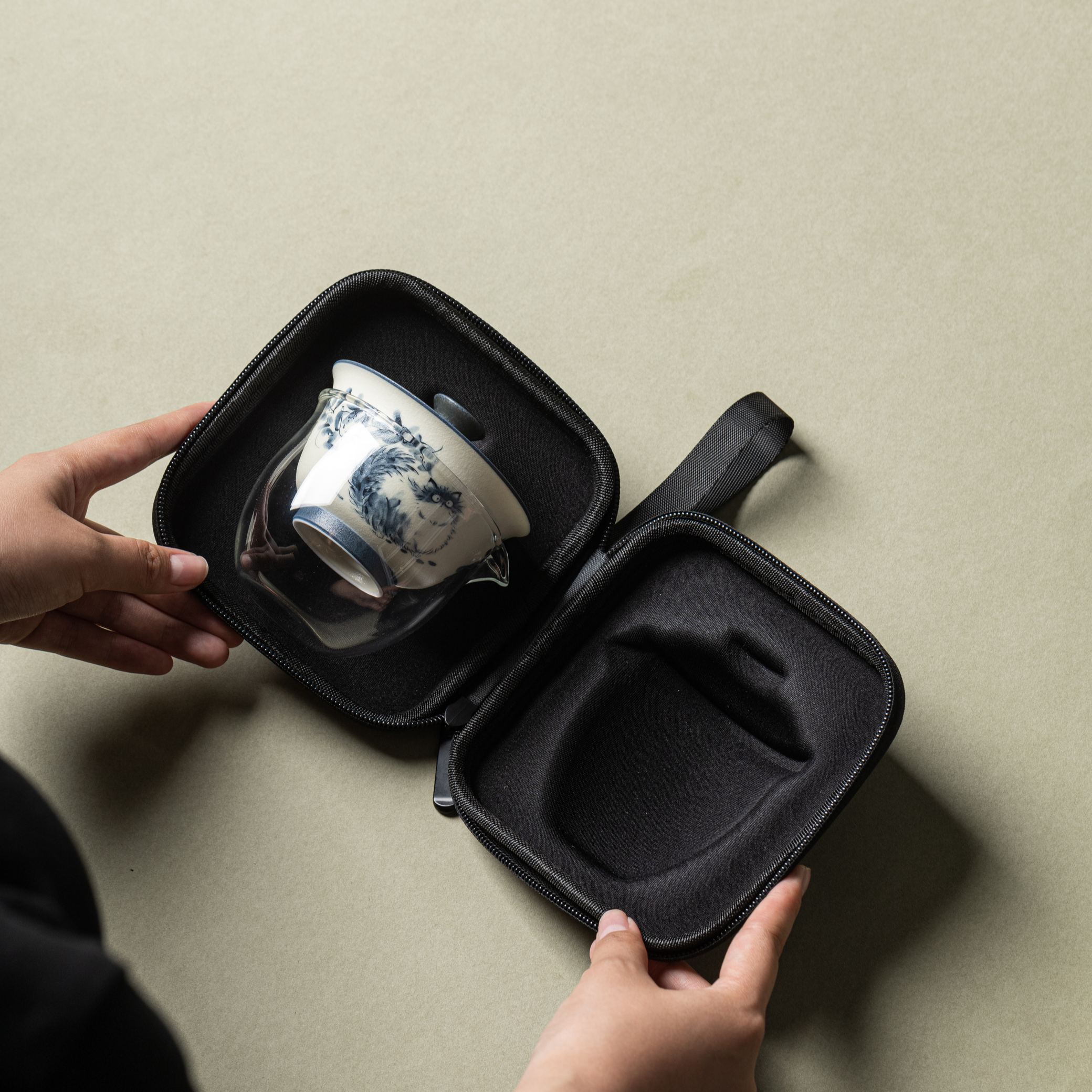 "The Fortune Feline" —— Lid Filter Kung Fu Travel Tea Set