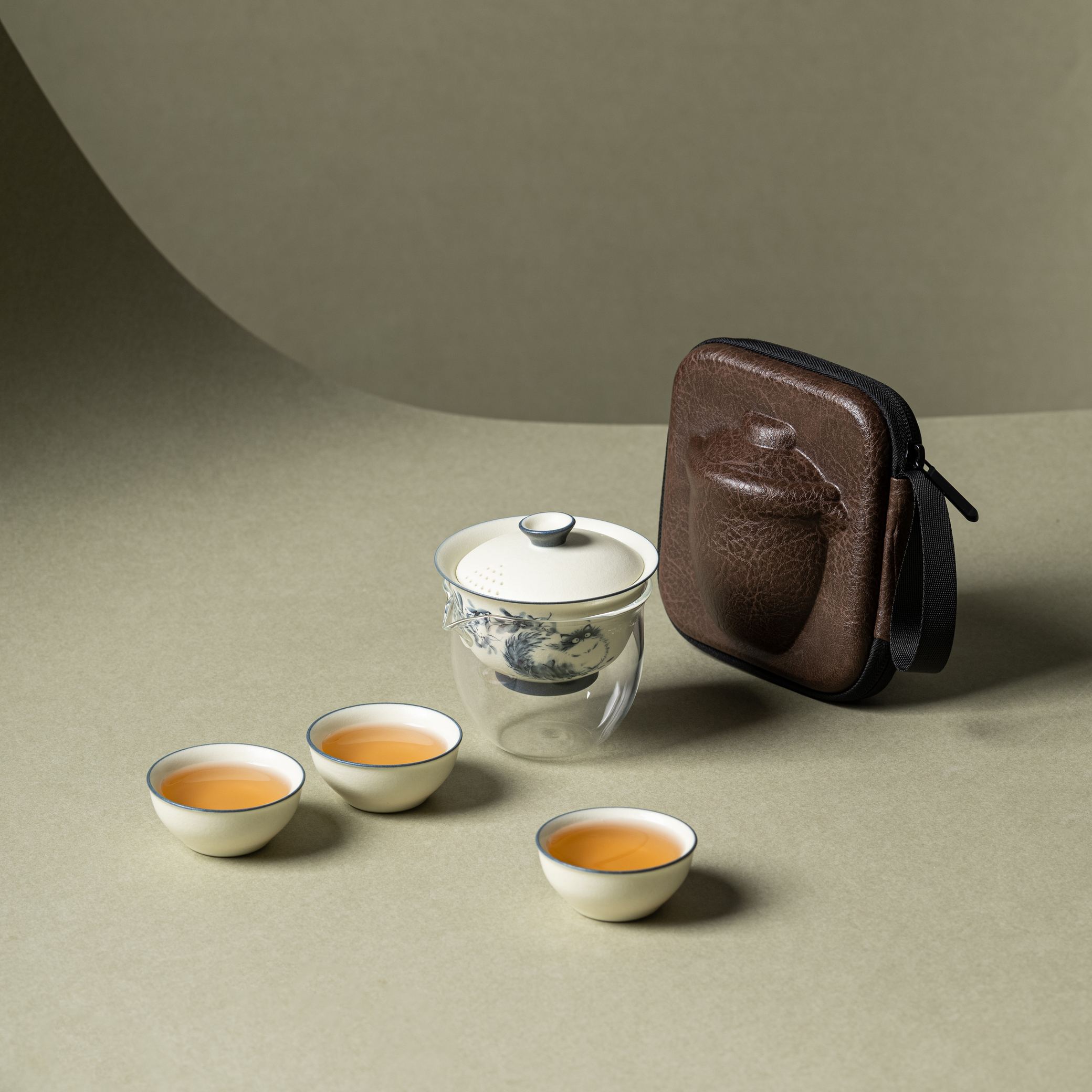 "The Fortune Feline" —— Lid Filter Kung Fu Travel Tea Set