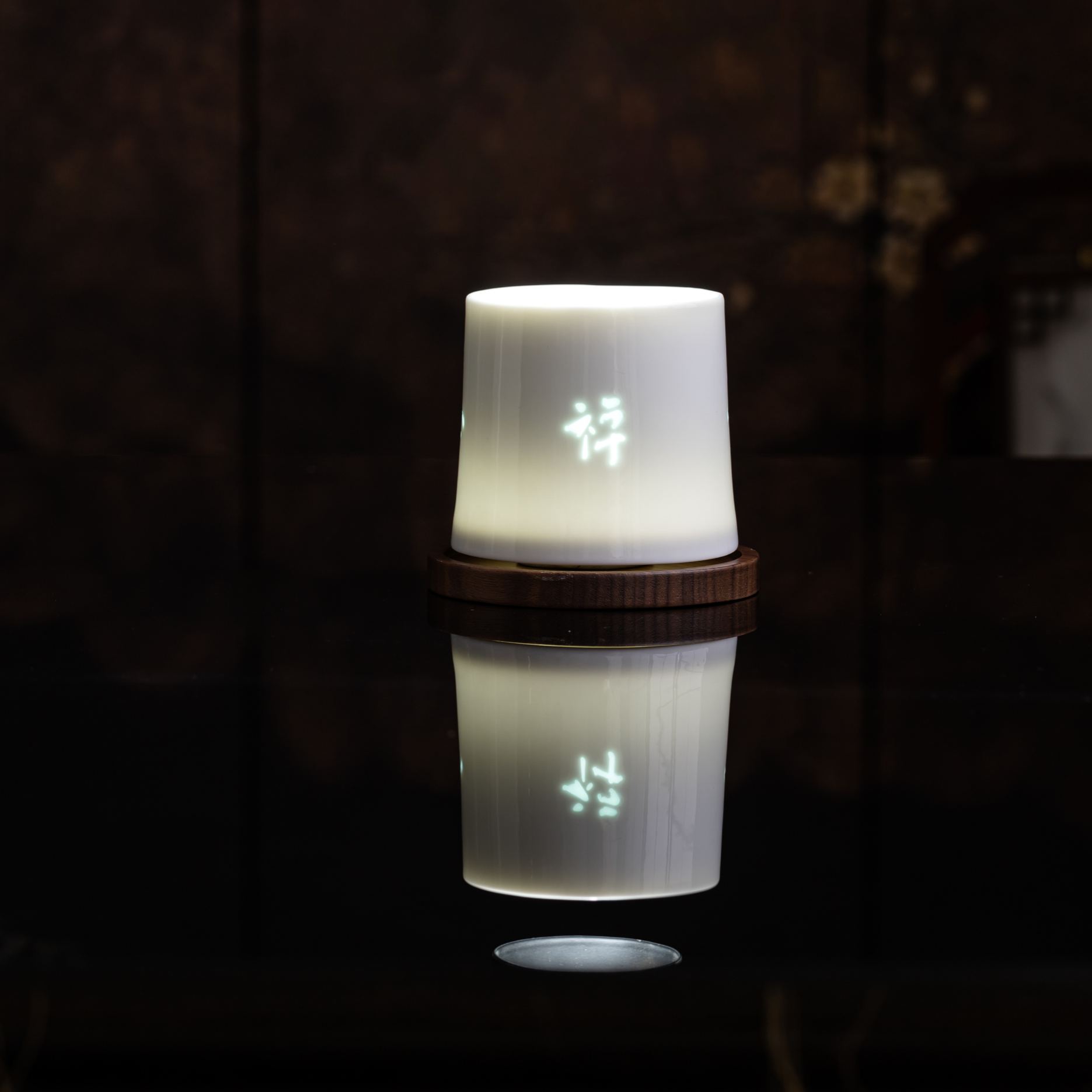 Tea and Zen as one /禅茶一味(Chan Cha Yi Wei) - Rotating Linglong Ceramic Tea Cup