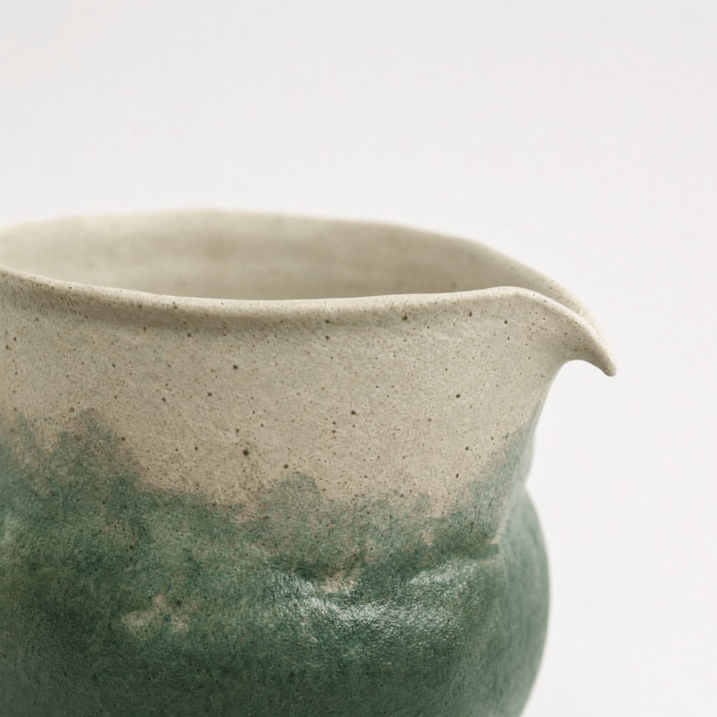 Lake Veil – Hand-Thrown Jingdezhen Stoneware Gourd Fair Cup