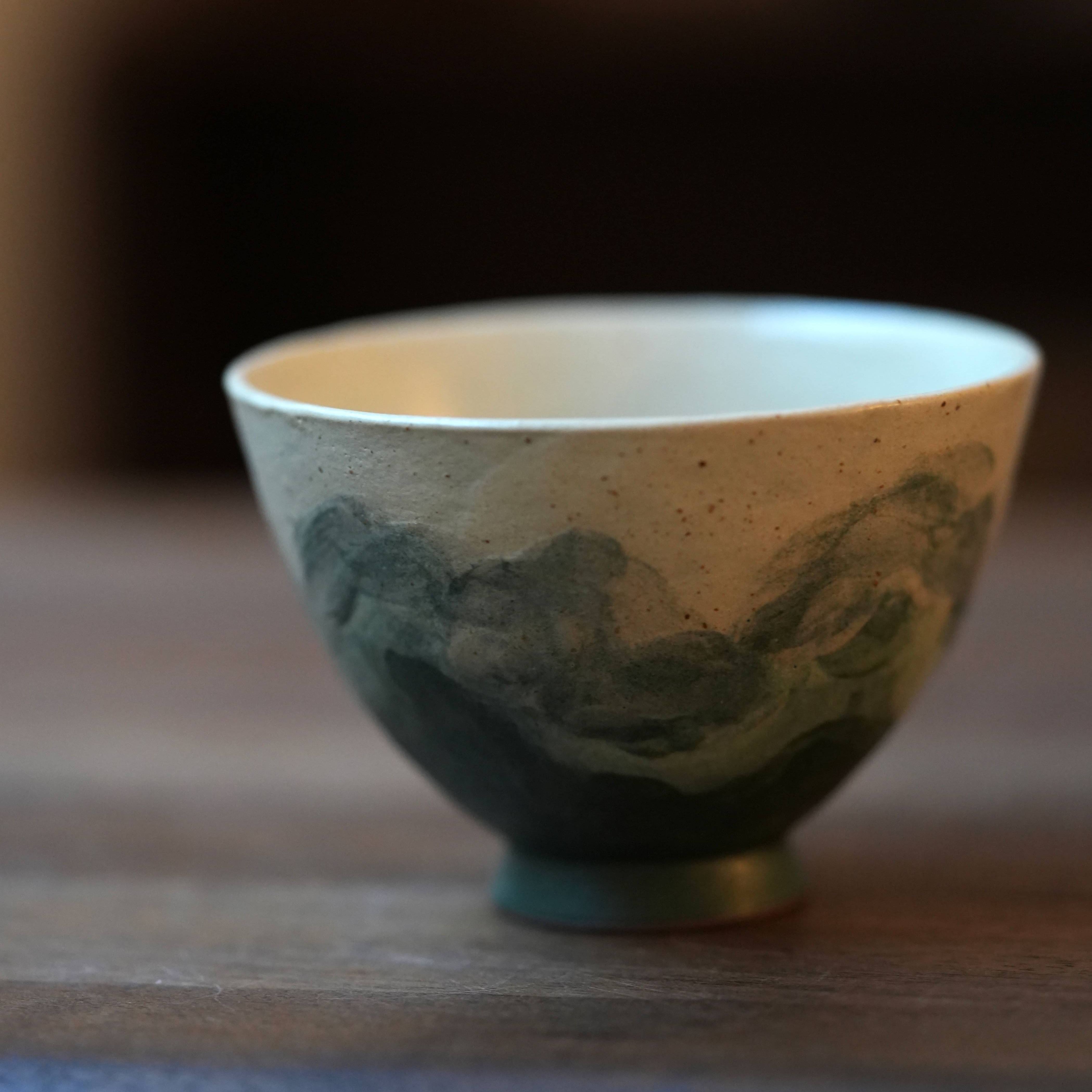 "Lake Veil" – Hand-Thrown Jingdezhen Stoneware Shallow Bowl Tea Cup