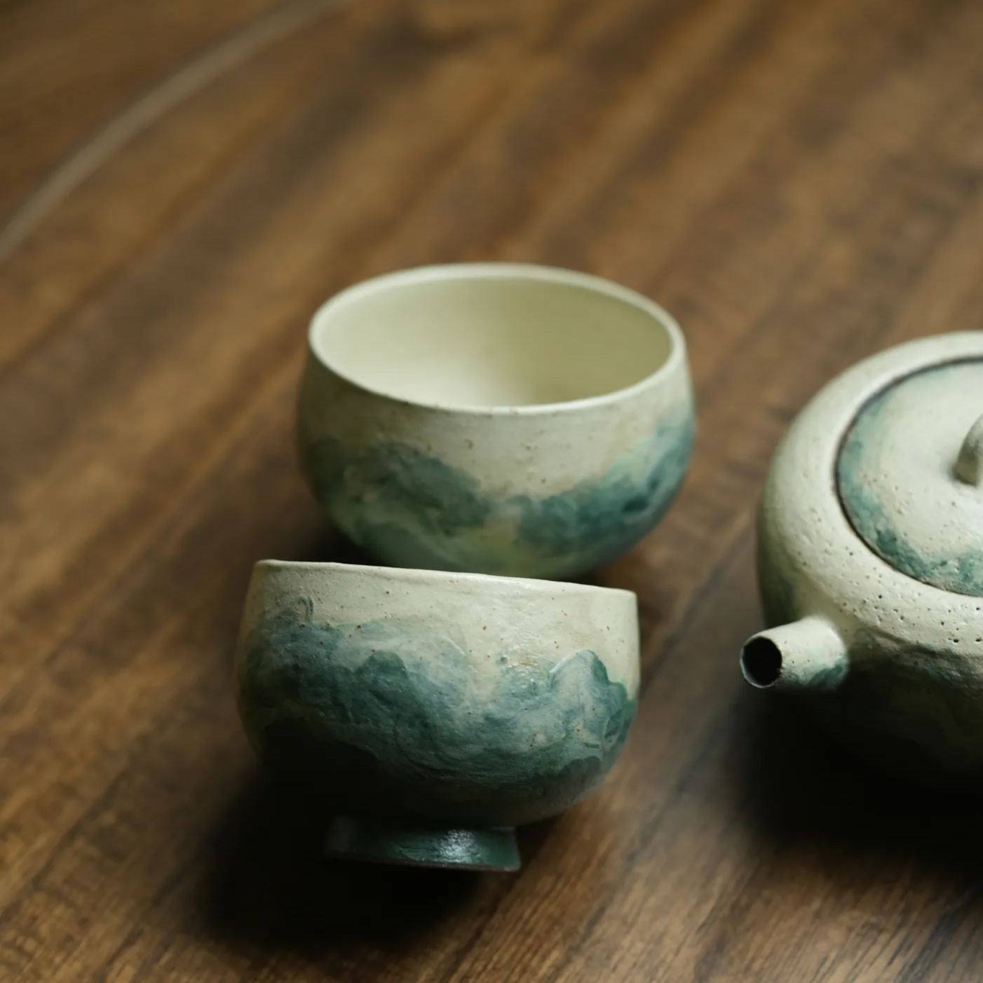 "Lake Veil" – Hand-Thrown Jingdezhen Stoneware Round-Bellied Tea Cup