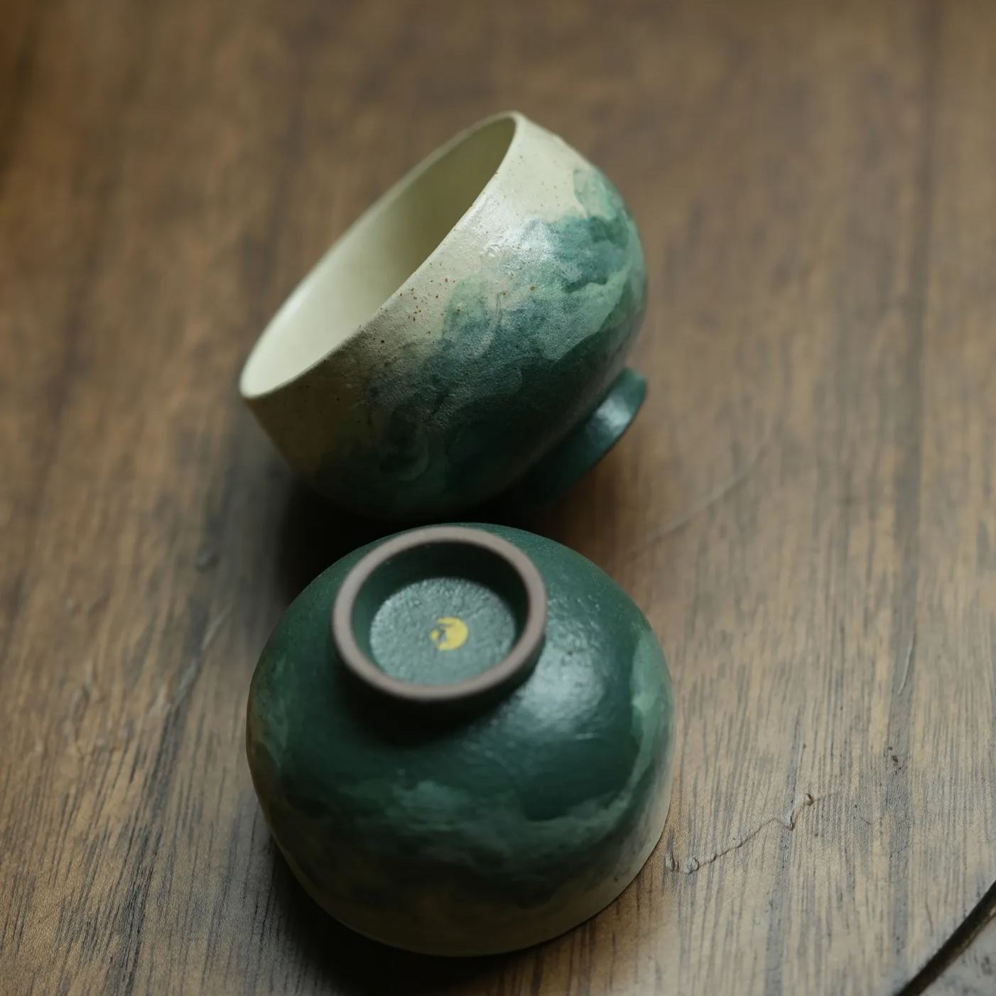 "Lake Veil" – Hand-Thrown Jingdezhen Stoneware Round-Bellied Tea Cup