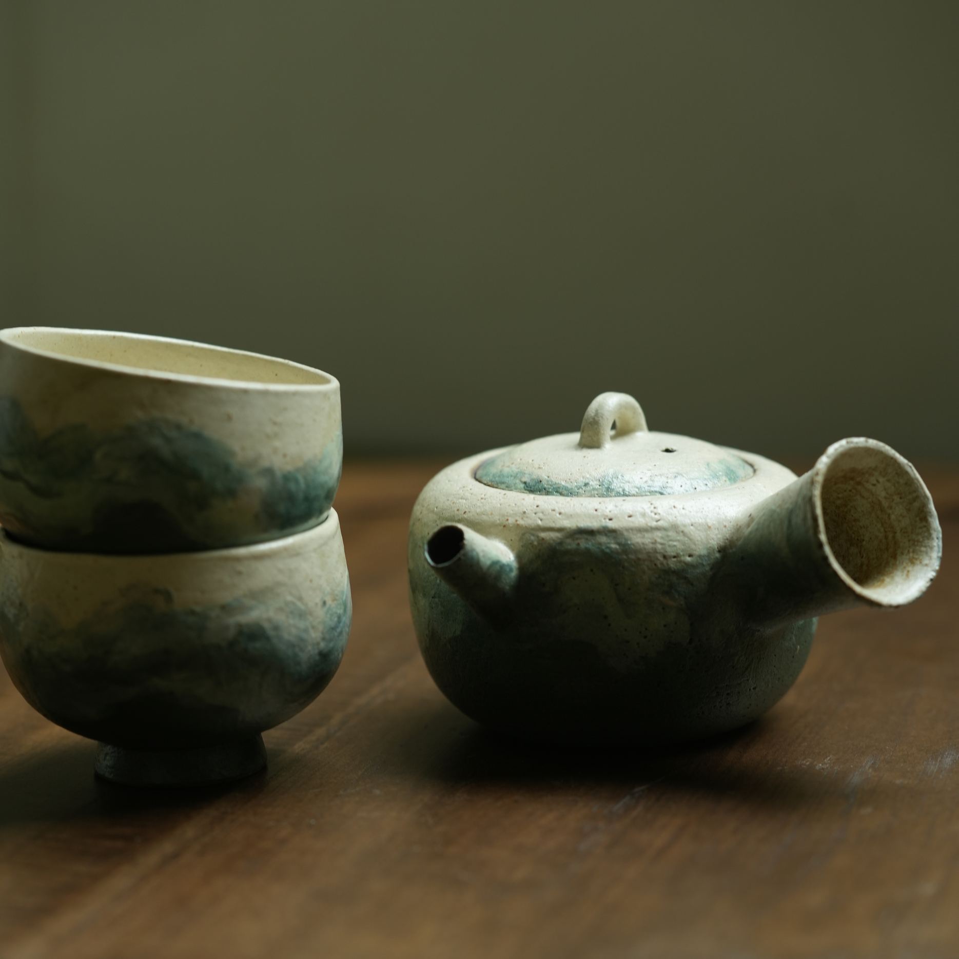 "Lake Veil" – Hand-Thrown Jingdezhen Stoneware Side-Handle Kyusu Teapot