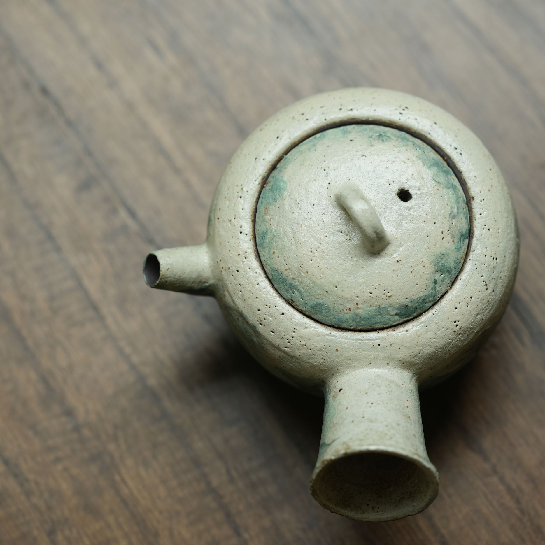 "Lake Veil" – Hand-Thrown Jingdezhen Stoneware Side-Handle Kyusu Teapot