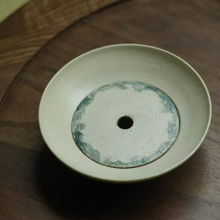"Lake Veil" – Hand-Thrown Jingdezhen Stoneware Water-Reservoir Teapot Stand