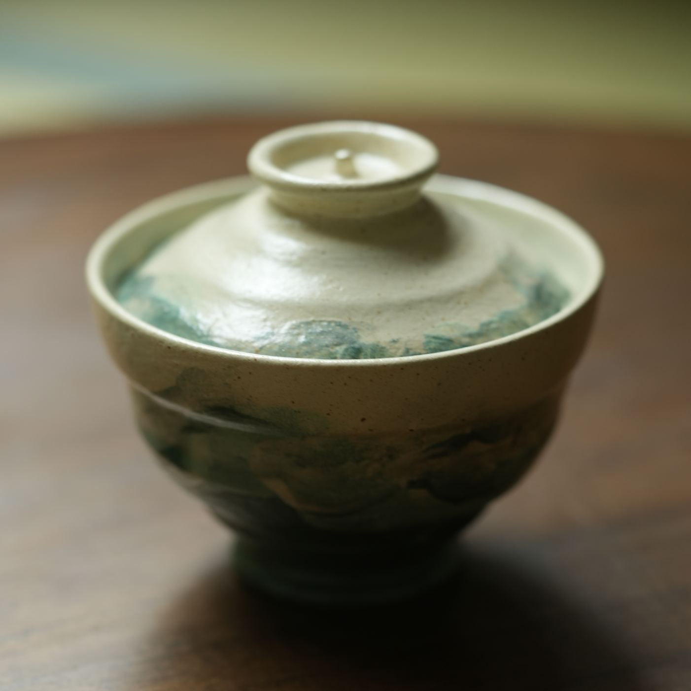 "Lake Veil" – Hand-Thrown Jingdezhen Stoneware Waisted Gaiwan
