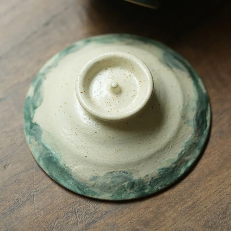 "Lake Veil" – Hand-Thrown Jingdezhen Stoneware Waisted Gaiwan