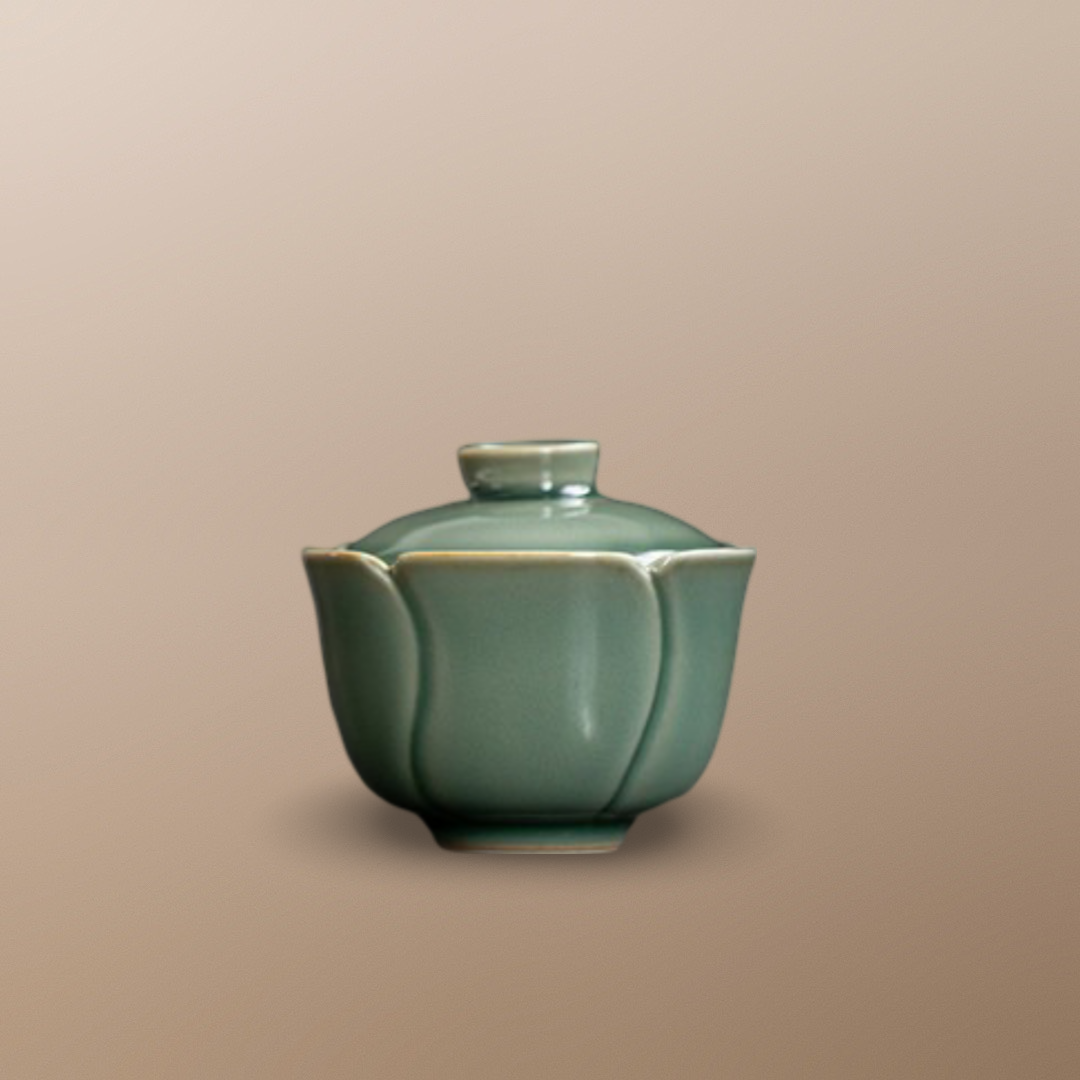 [SALE]“Petal” Handmade Antique Style Yue Kiln Celadon Gaiwan