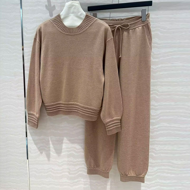  Women's Cashmere Suit C0847