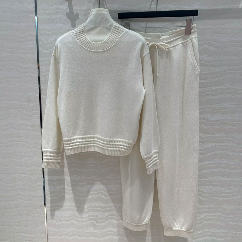  Women's Cashmere Suit C0847