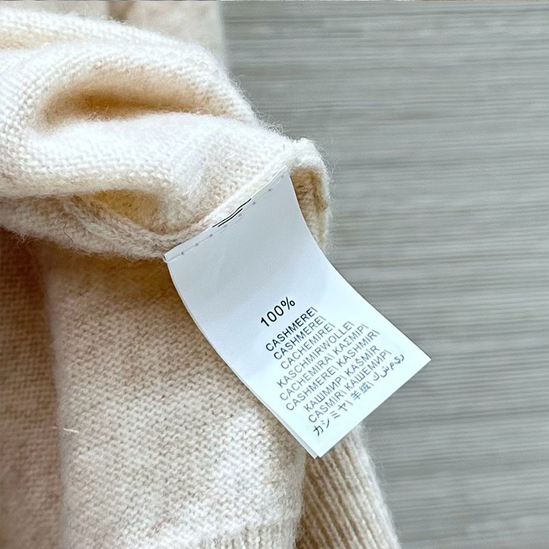 V-neck Long Sleeved Knitted Pullover P0906