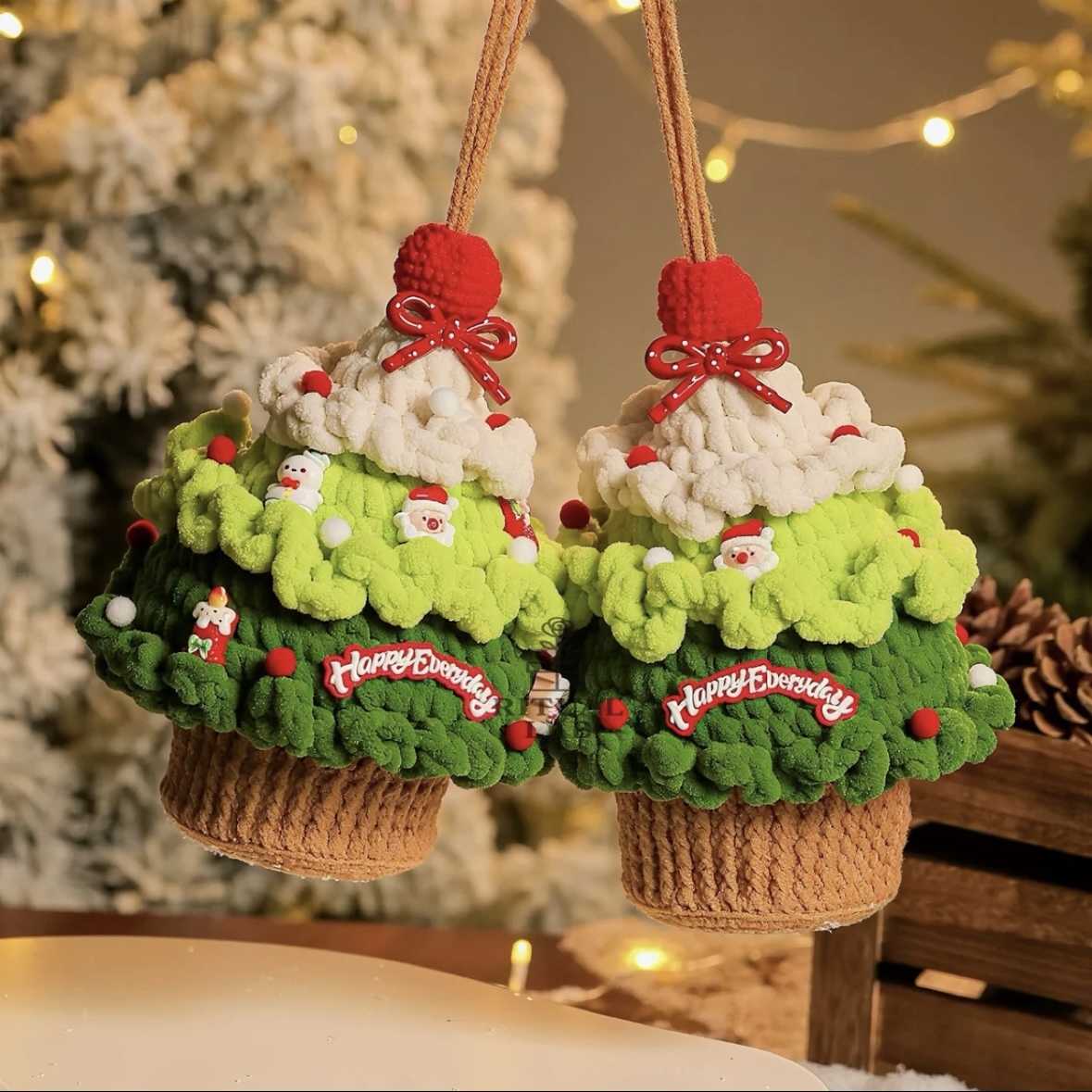 Handmade Crochet Christmas Tree Gift Box Apple Candy Decorative Basket Knitted Present Packagings