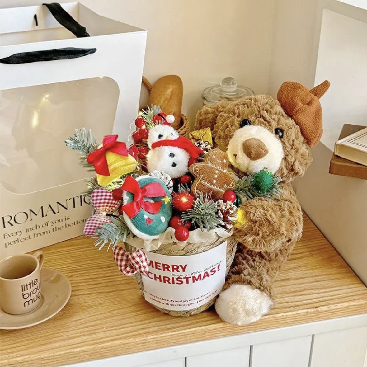Christmas Bouquet Hug Bucket Cartoon Elk Bear Doll Flower Basket Handmade Creative Gift