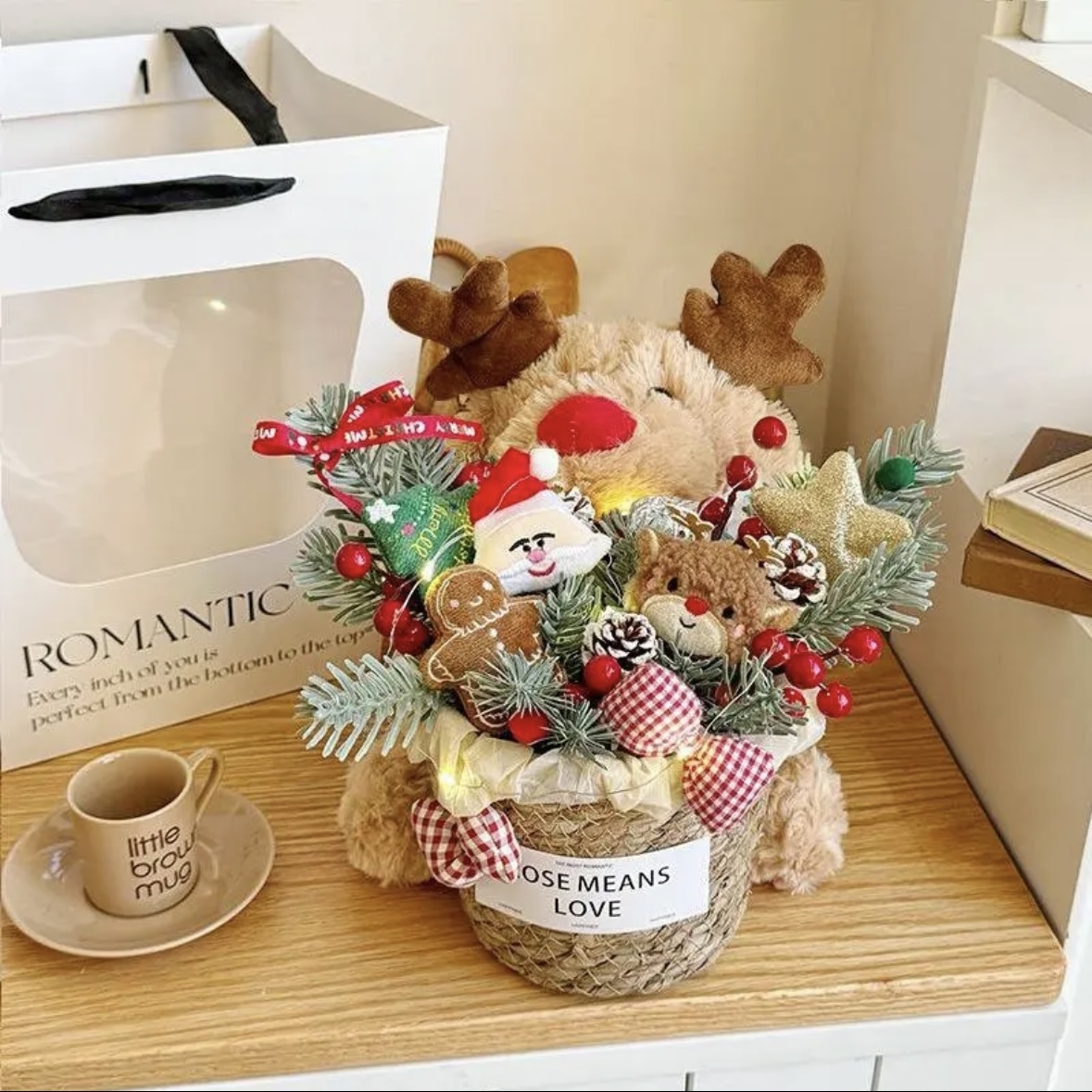 Christmas Bouquet Hug Bucket Cartoon Elk Bear Doll Flower Basket Handmade Creative Gift