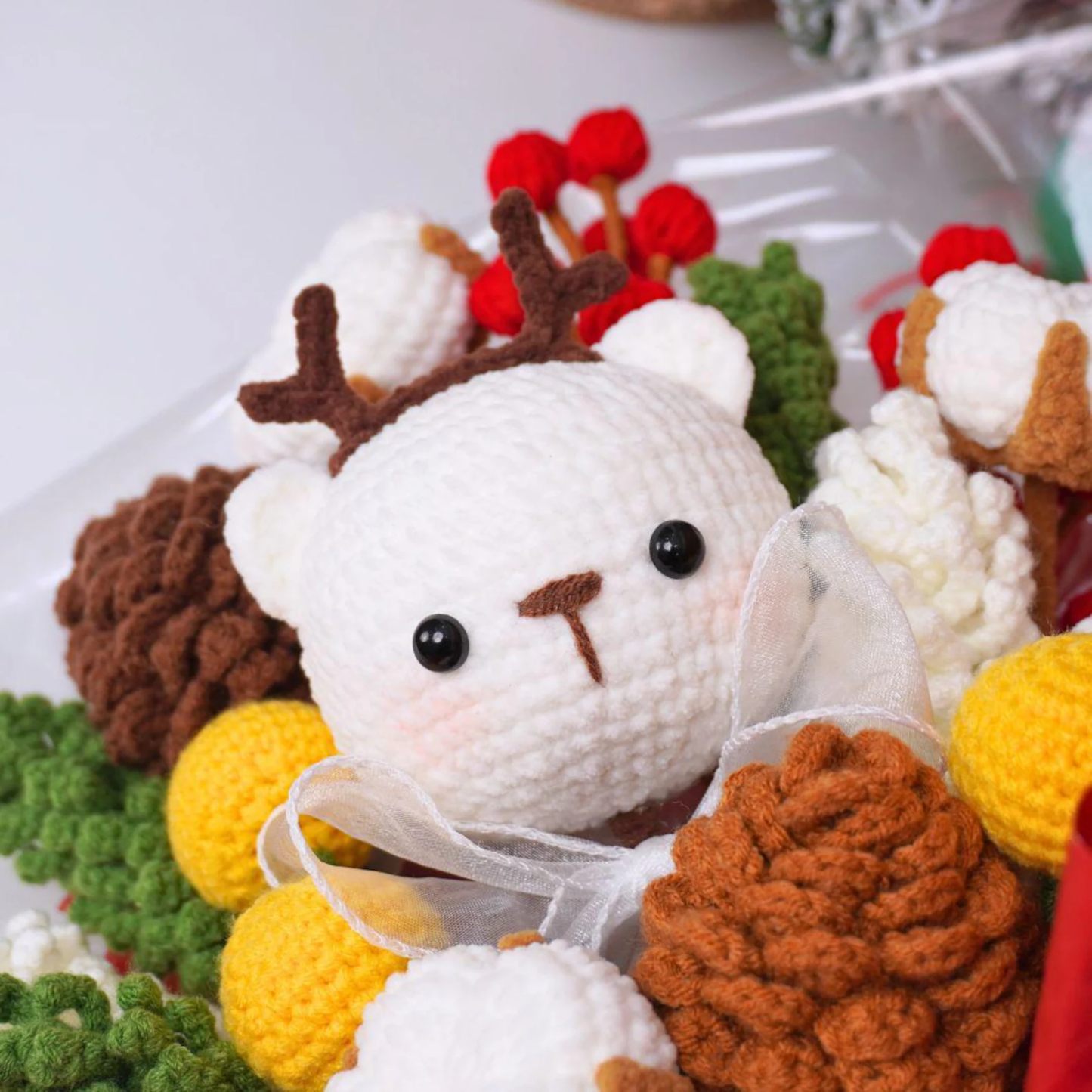 Crochet Flowers Bouquet White Bear Pine Cones Cute Christmas Gift Decor