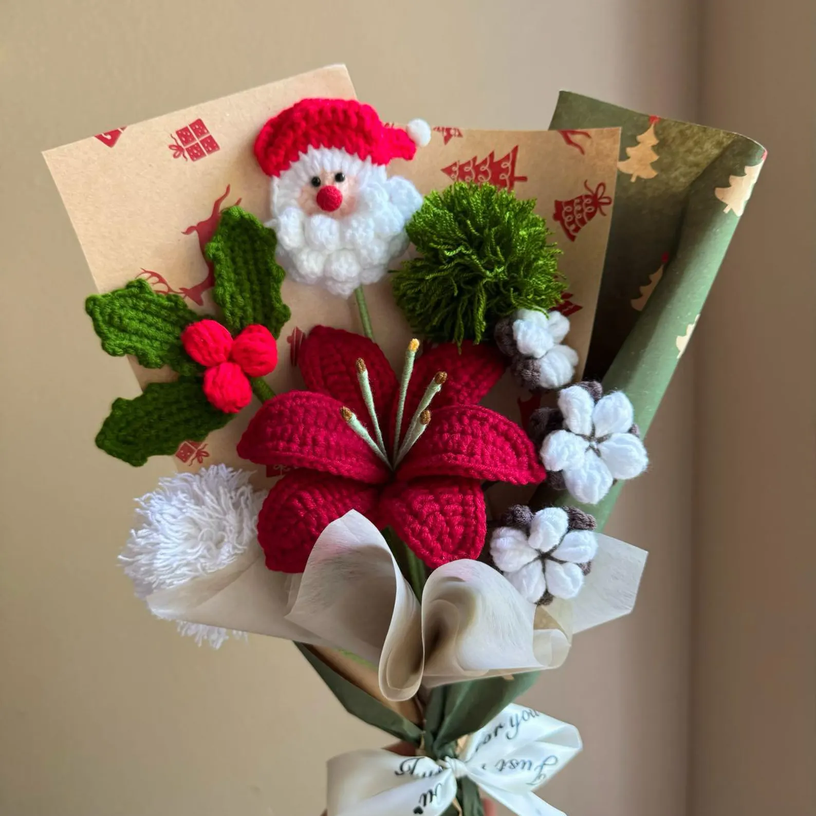 Handmade Crochet Christmas Poinsettia Bouquet: Everlasting Floral Gift