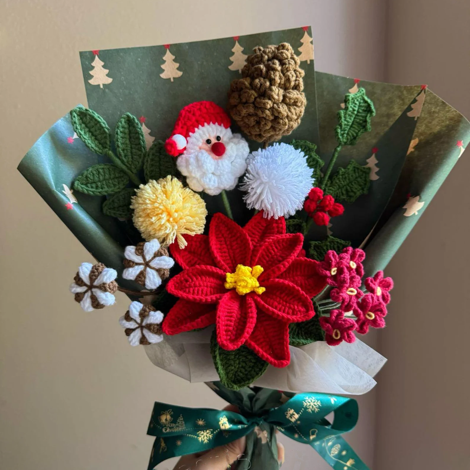 Handmade Crochet Christmas Poinsettia Bouquet: Everlasting Floral Gift