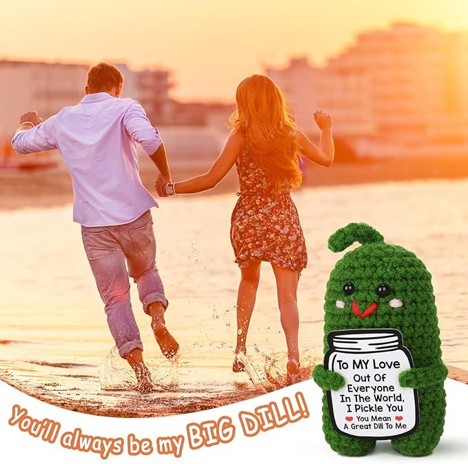 Apripex Gift - Funny Crochet Pickle Plush with Heart Card, Cute Handmade Present, Unique Stocking Stuffer for Mama, Best Mom Ever
