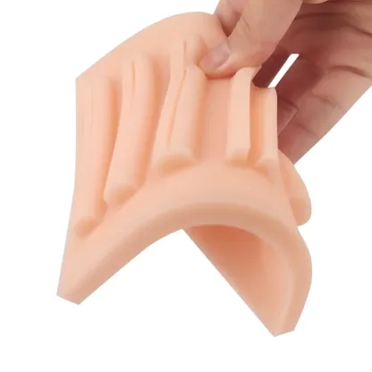 Laparoscopic knot tying practice model with realistic silicone tissue