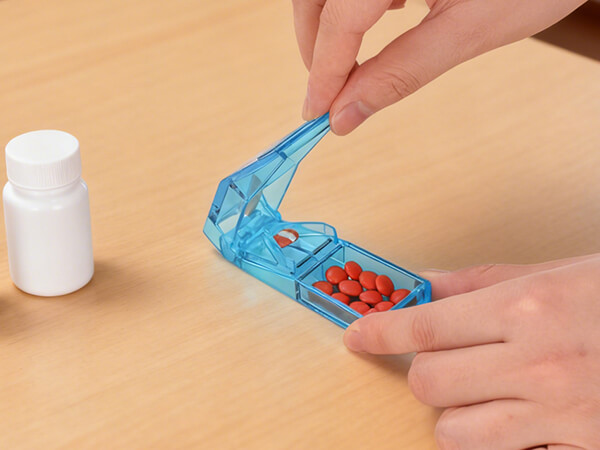 Pill Cutter and Splitter for Cutting Small or Large Pills 