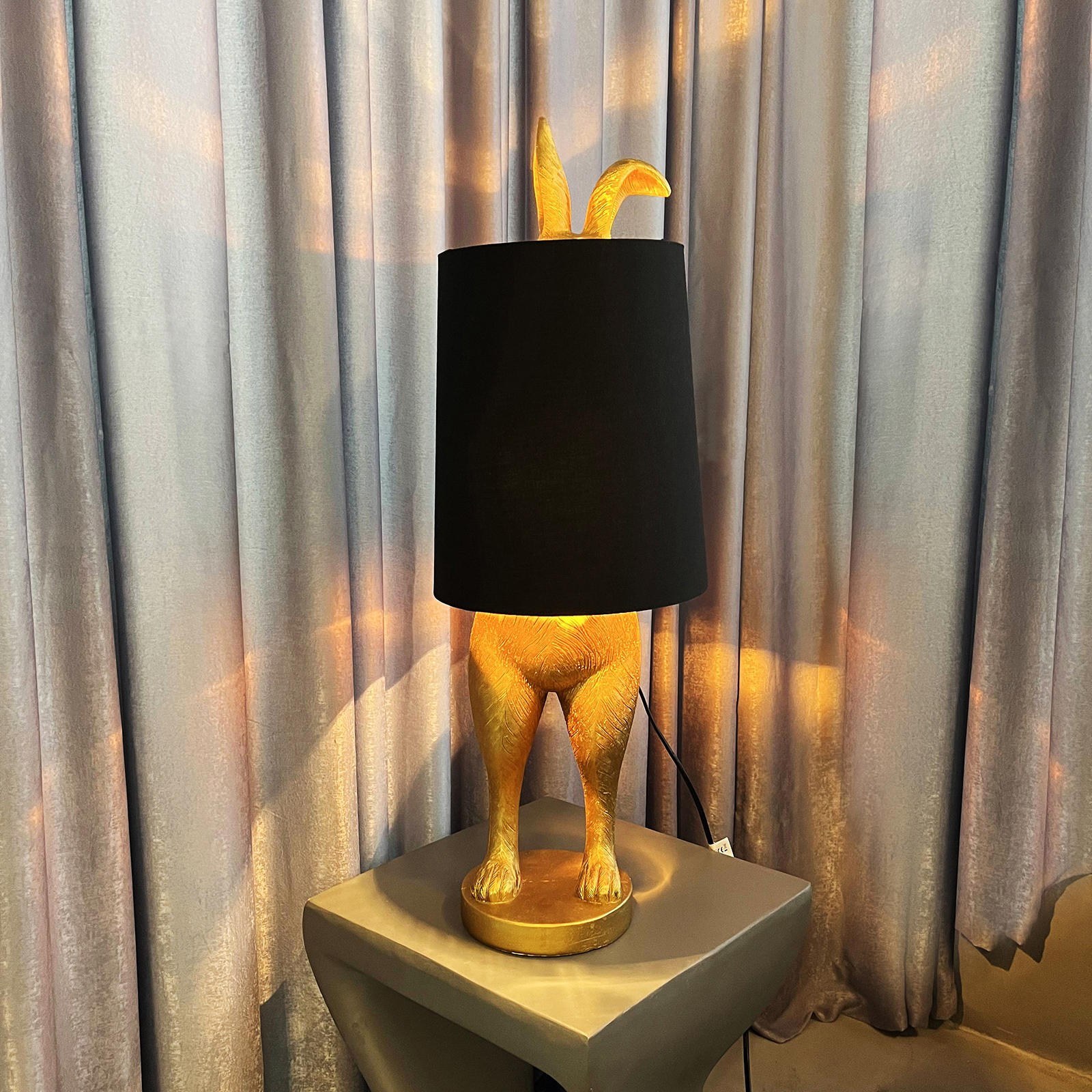 Rabbit Resin Table Lamp