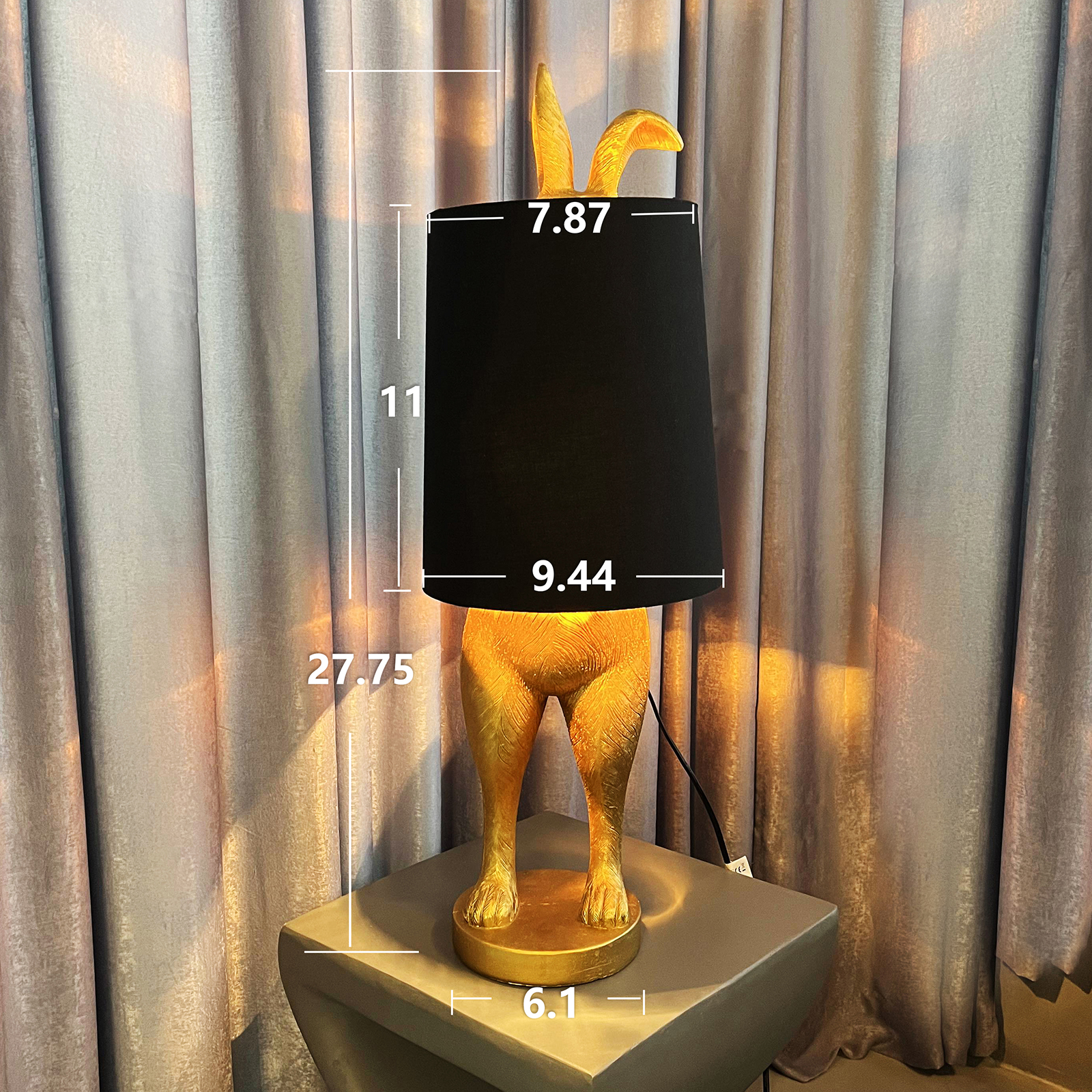 Rabbit Resin Table Lamp