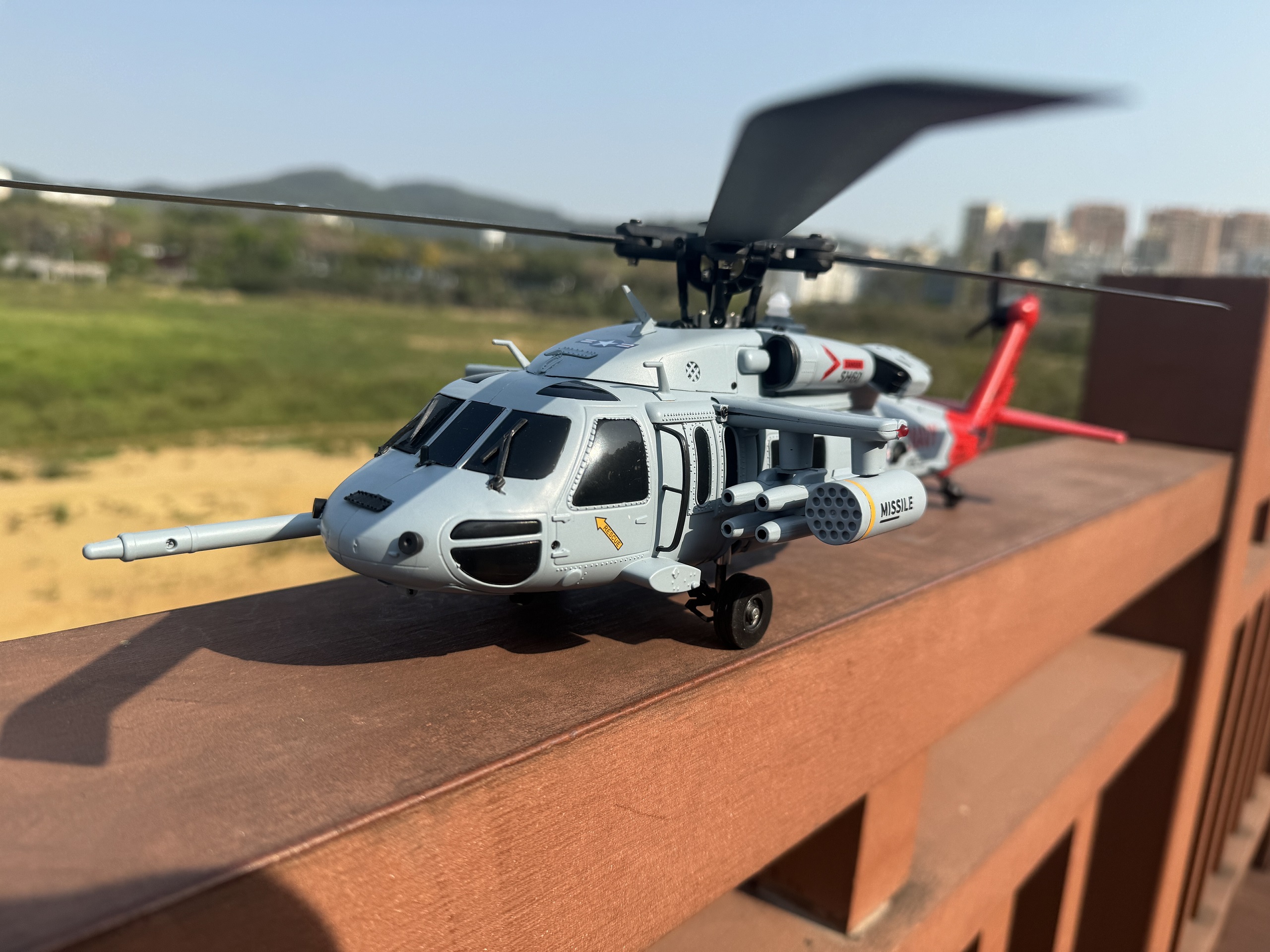 YuXiang F09H UH-60 Sea Hawk 220 Size GPS Stabilized Scale Helicopter- RTF