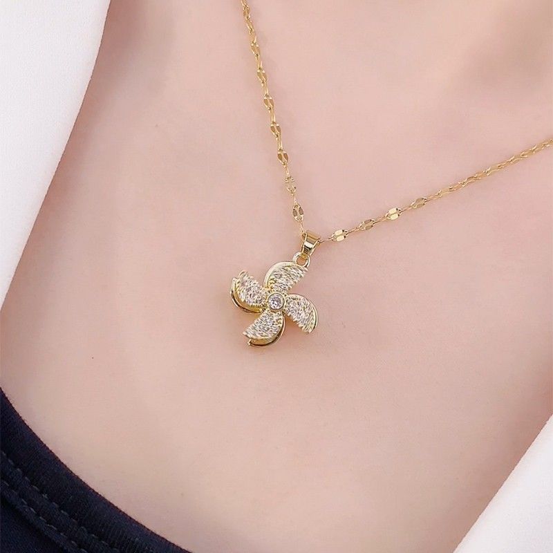 Lovable Spinning Necklace