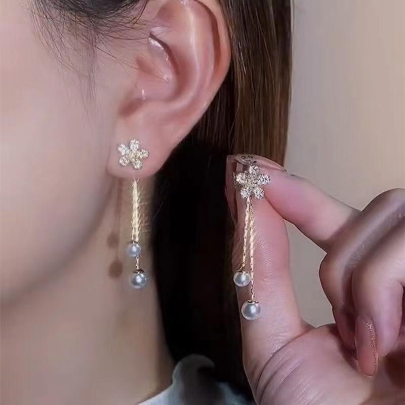 Unique Design Elegant Delicate Flower Zirconia Earrings
