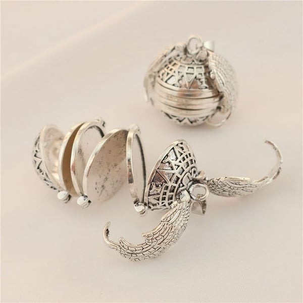 Expanding Photo Locket Necklace