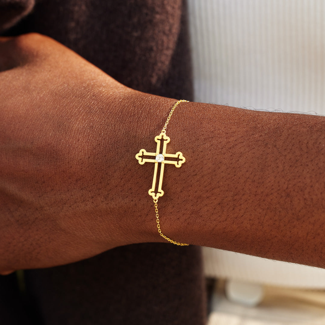 🎄Christmas Pre-sale🎁My Small Circle Of Female Friends Hollow Out Cross Bracelet