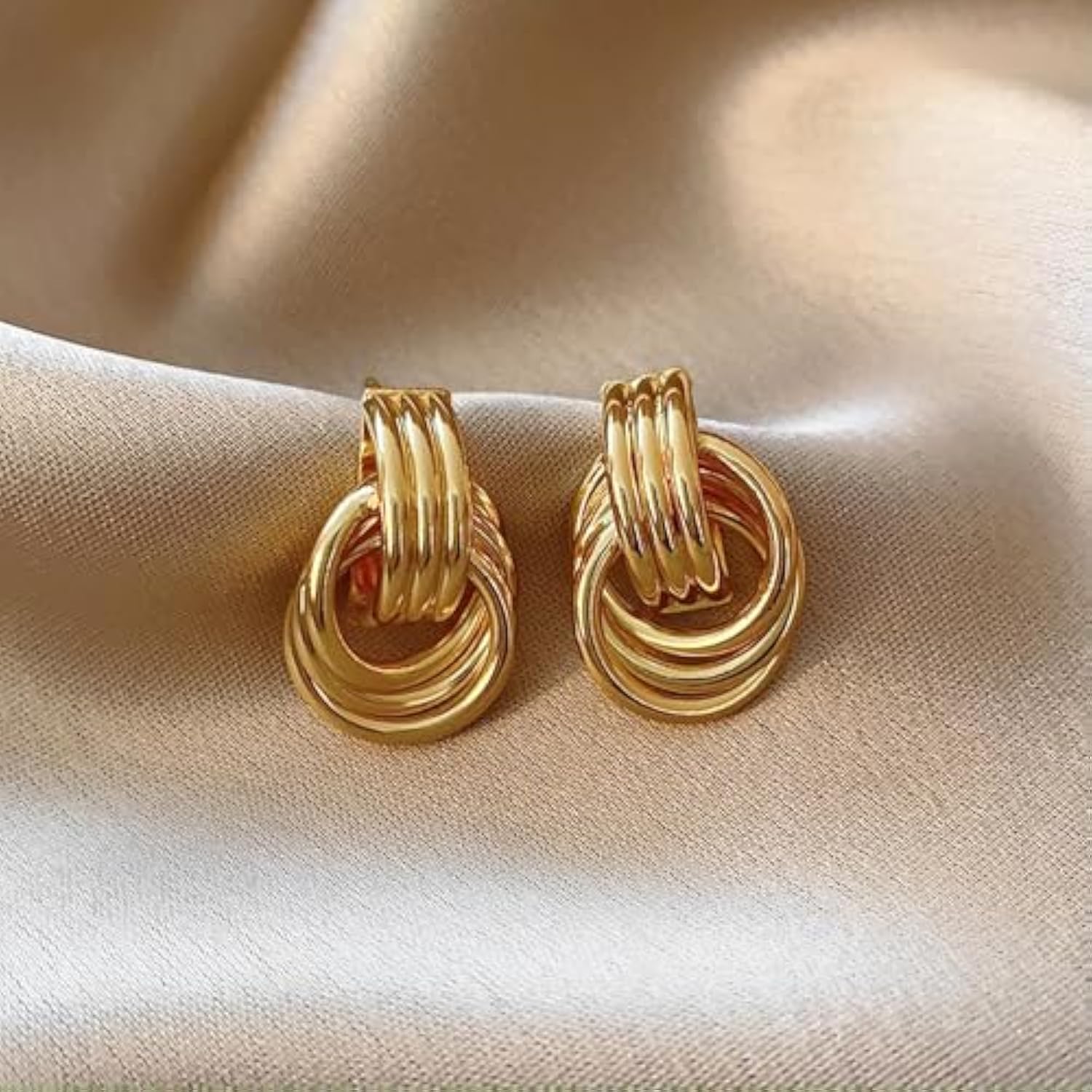 “The Loop Edit” – Retro Layered Hoop Earrings