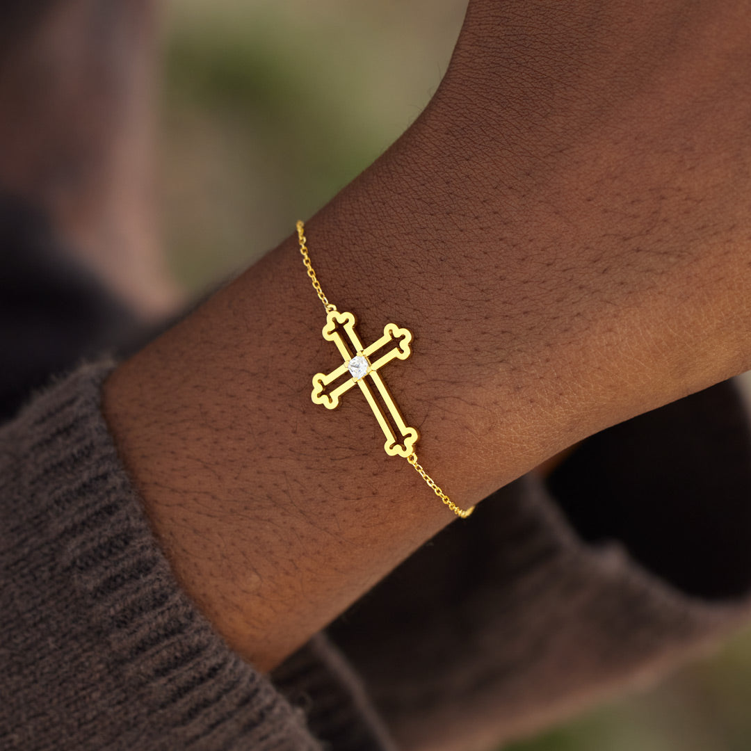 🎄Christmas Pre-sale🎁My Small Circle Of Female Friends Hollow Out Cross Bracelet
