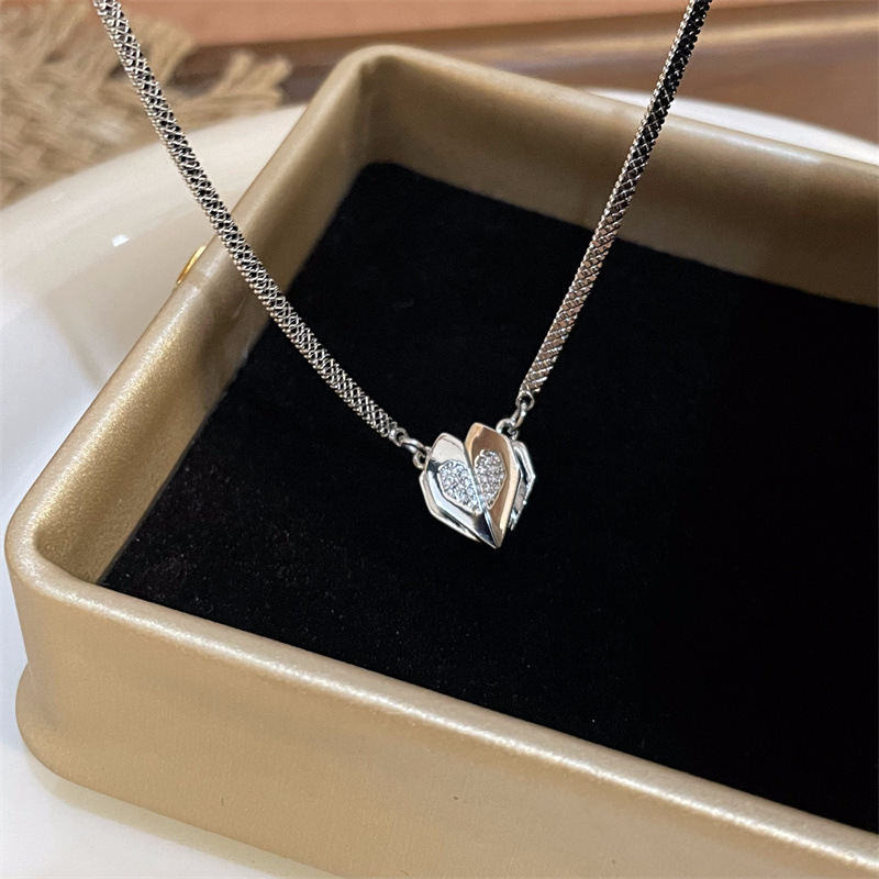 🎄CHRISTMAS HOT SALE❄-Three-Dimensional Love Magnetic Necklace