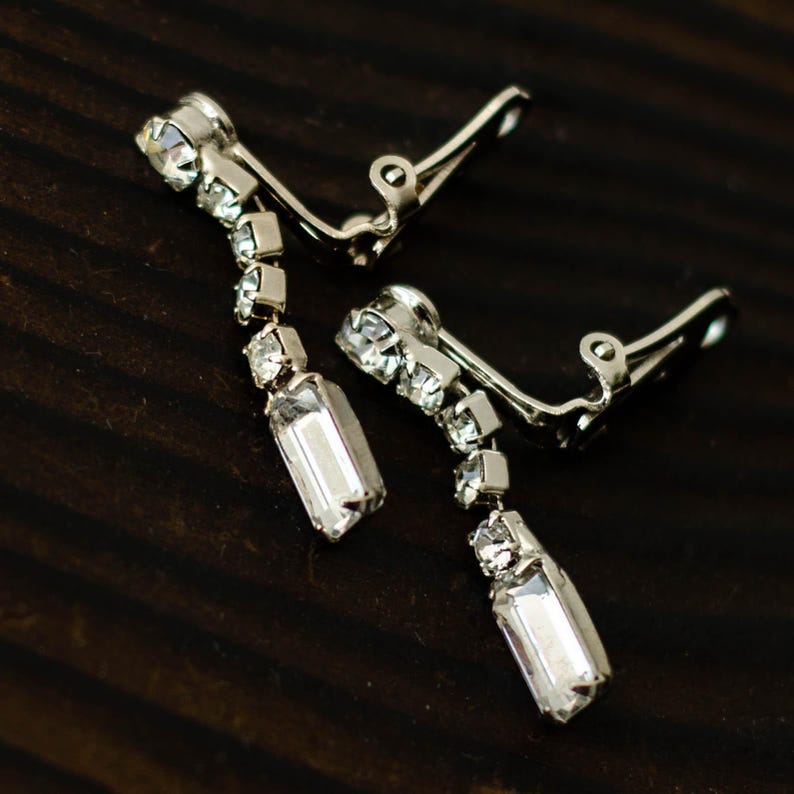 Forever Florence Jewelry Set – Vintage Glamour Bib Necklace & Dangle Earrings