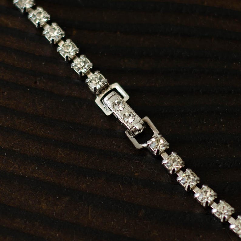 Forever Florence Jewelry Set – Vintage Glamour Bib Necklace & Dangle Earrings