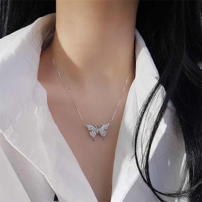 🔥Christmas Pre-sale🎁Magnetic Clasp Butterfly Necklace