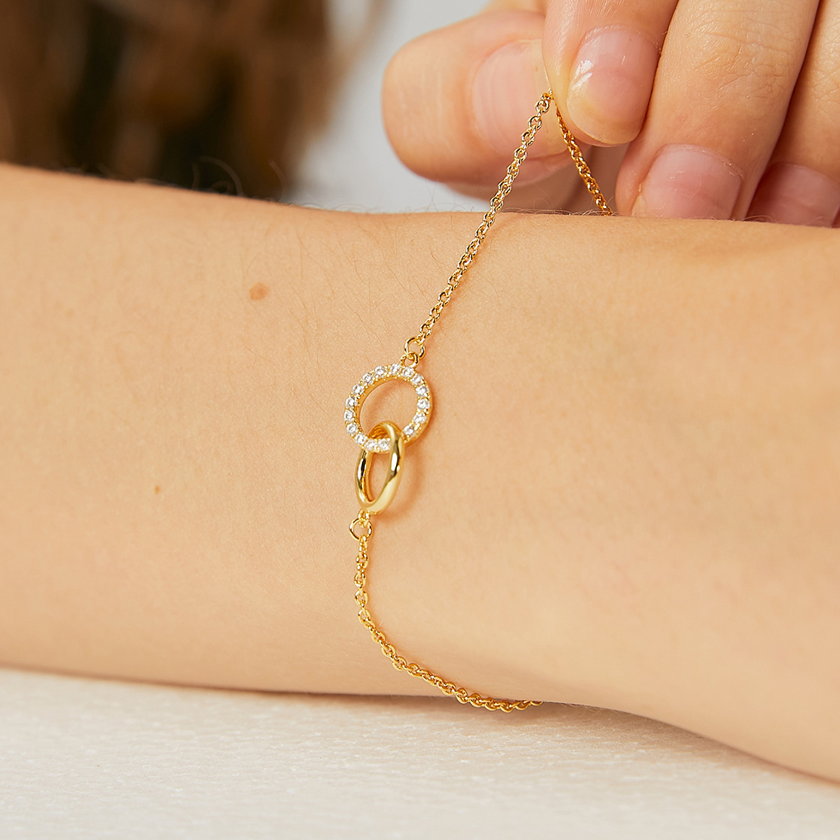 Mother & Daughter Linked Together Interlocking Circle Bracelet