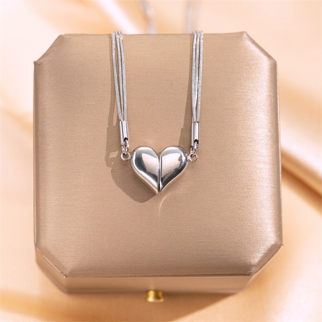 Magnetic Clasp Heart Necklace❤️