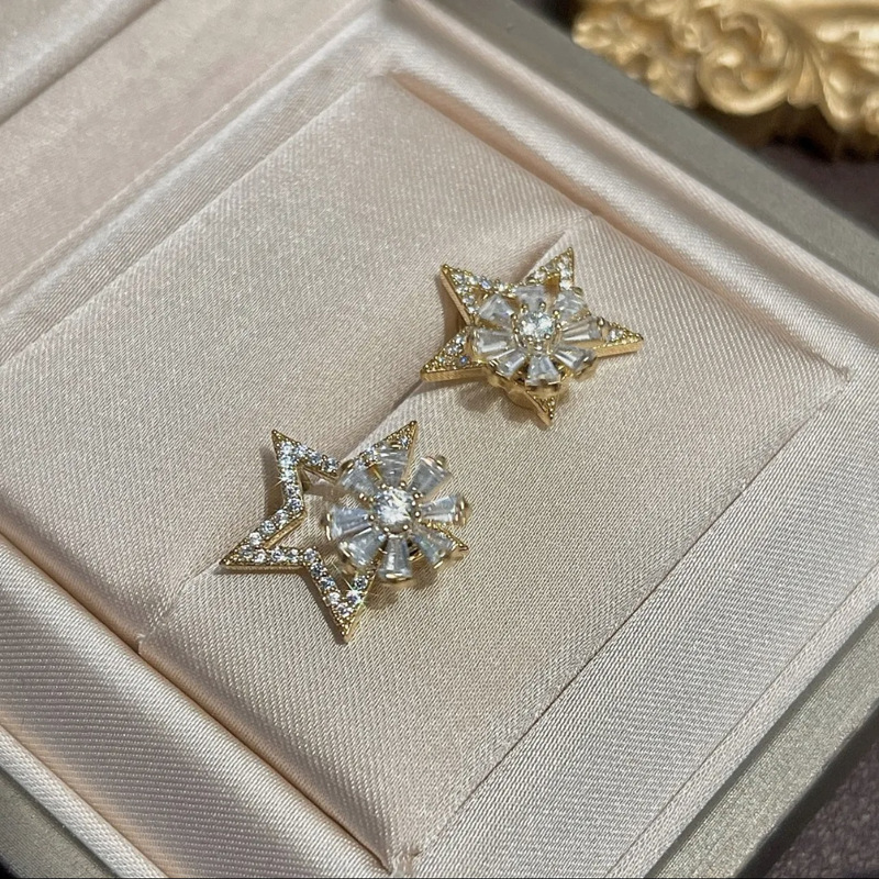 🎄Christmas Hot Sale🎁Rotating Star Flower Zircon Earrings
