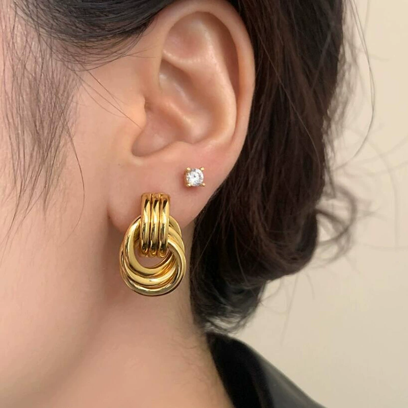“The Loop Edit” – Retro Layered Hoop Earrings