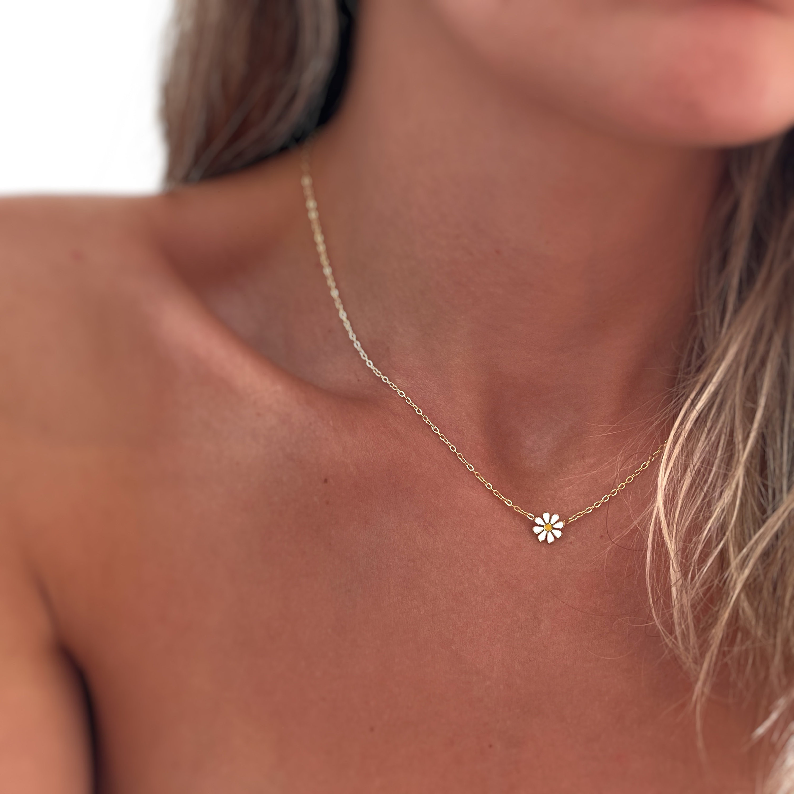 Gifts for her - Tiny Flower Necklace