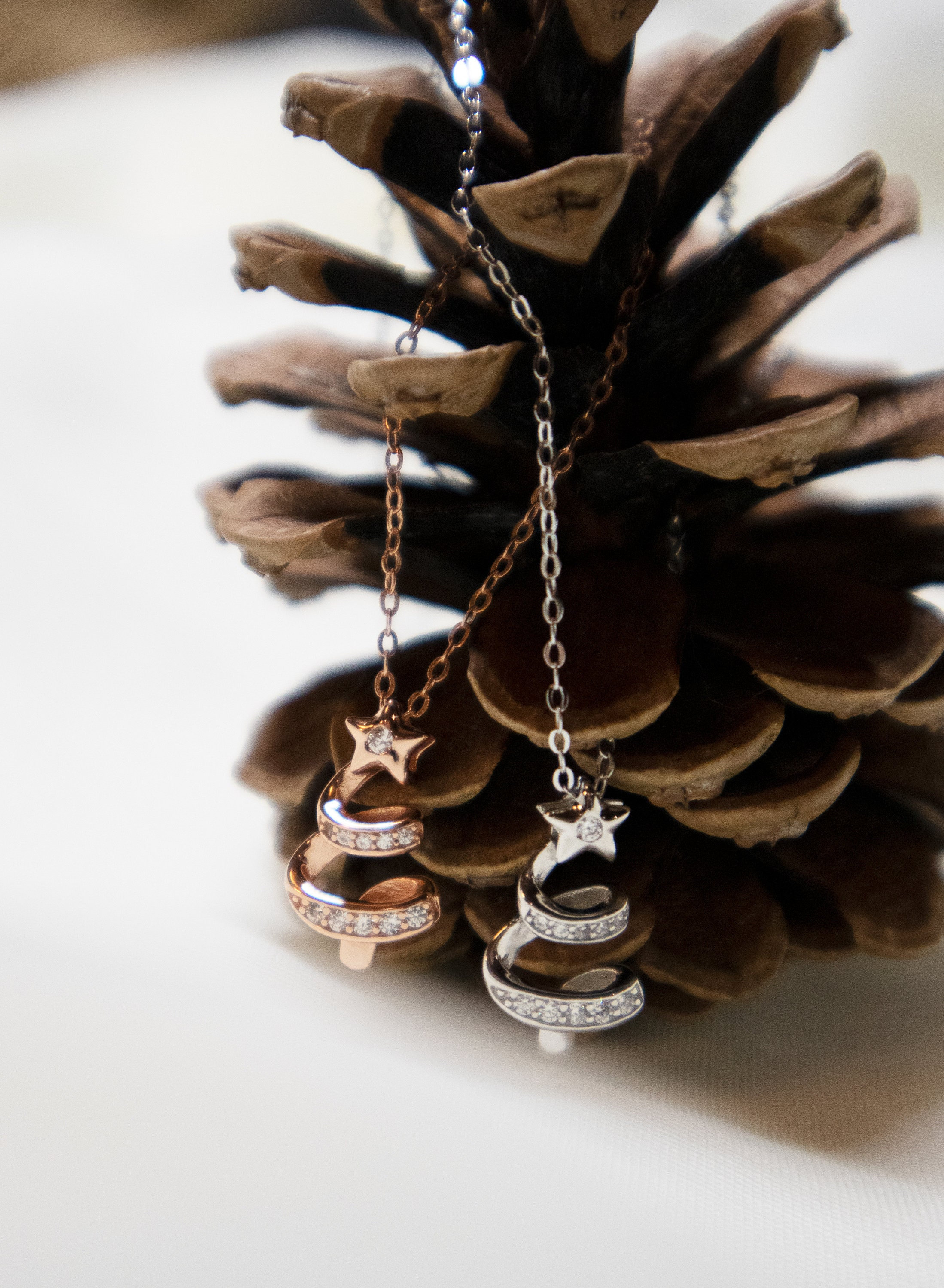 🔥CHRISTMAS PRE-SALE🎄Spinning Christmas Tree Necklace