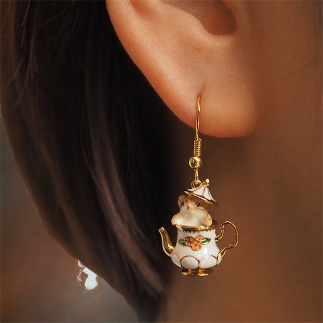 Chipmunk In Teapot - Elegant Funny Necklace & Earrings