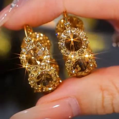 🎄CHRISTMAS HOT SALE✨Maillard Style Golden Champagne Crystal Earrings