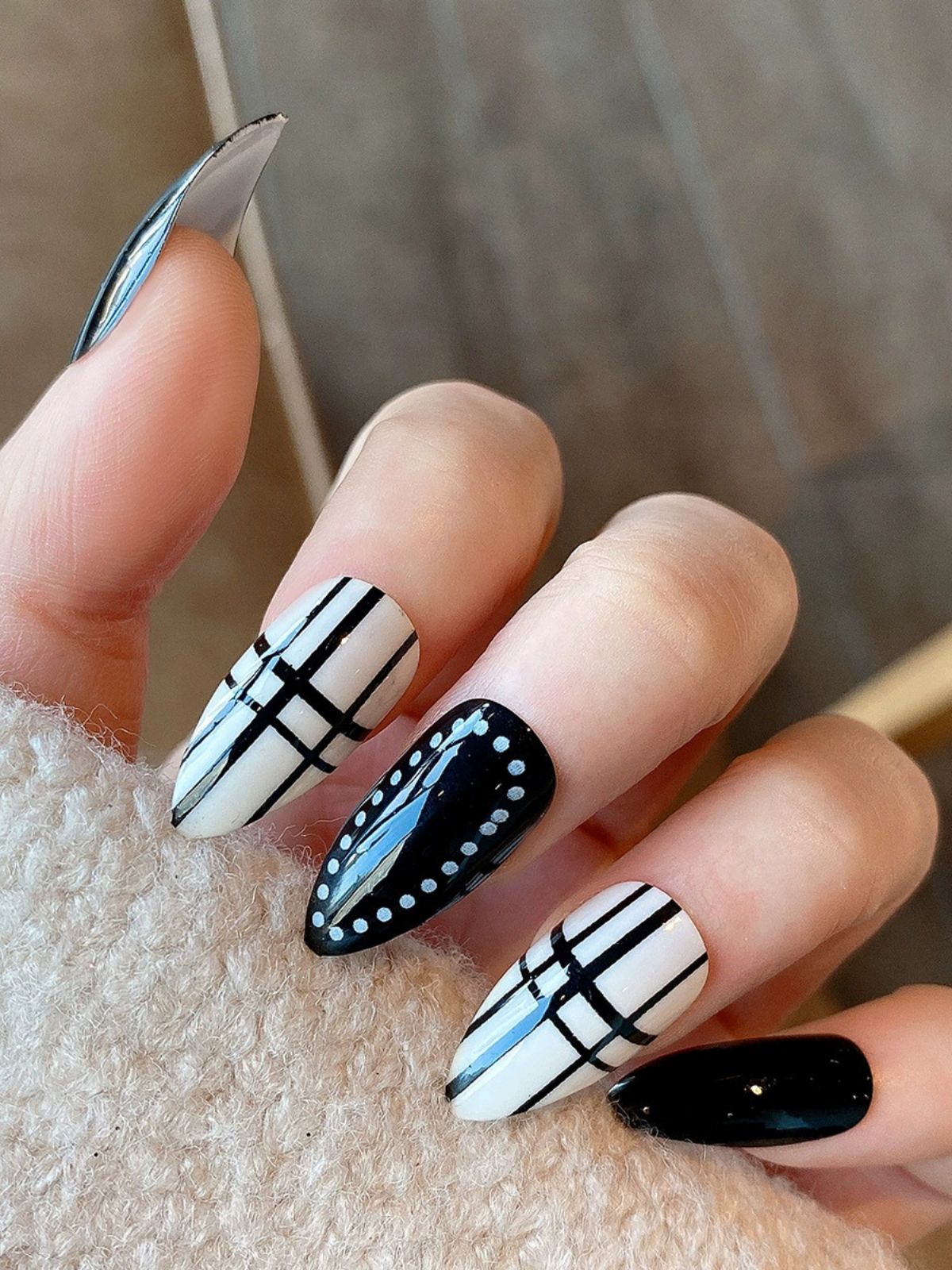 Mod Squad Black Nails